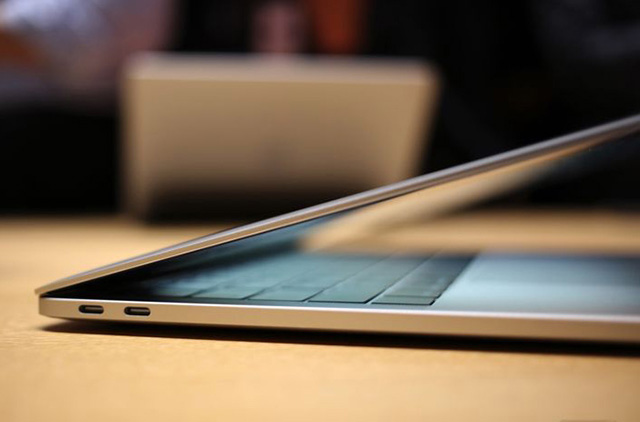 MacBook Pro 2016 chuyển hết sang sử dụng USB-C