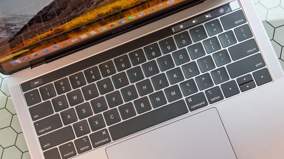MacF5.vn Macbook Pro 13-inch Touch Bar 2019 i5 - Bàn phím bền bỉ và chính xác